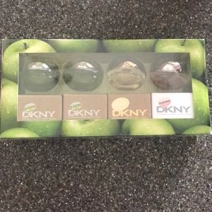 DKNY Be Delicious Special Travel Edition
